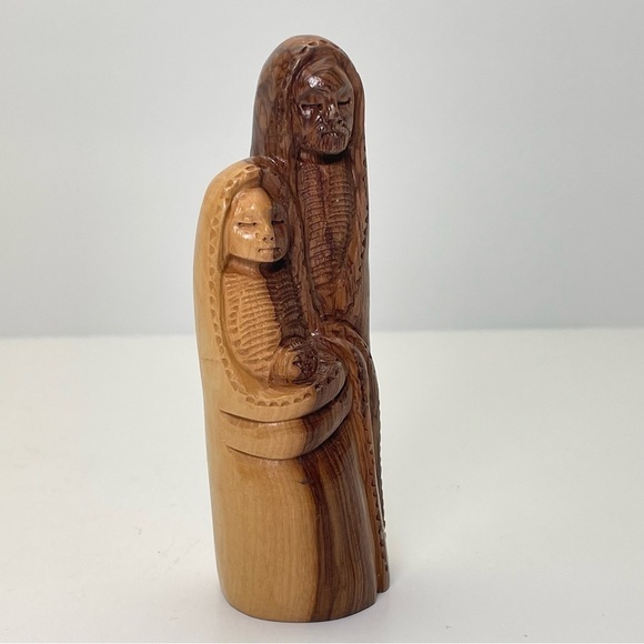 Holy Family Wooden Hand Carved Figures - Picture 11 of 13
